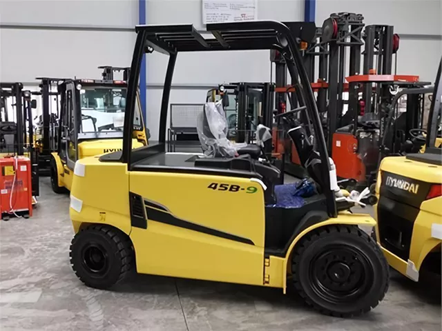 Вилочный погрузчик Hyundai 45B-9