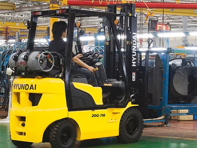 Вилочный погрузчик Hyundai 20G-7M
