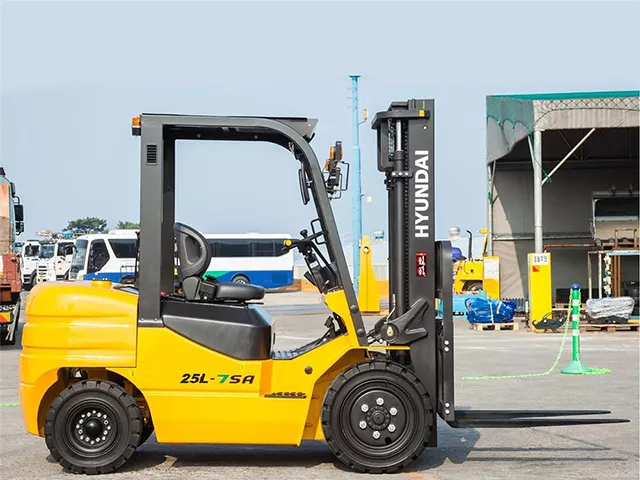 Вилочный погрузчик Hyundai 25L-7SA