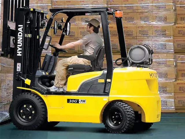 Вилочный погрузчик Hyundai 30G-7M