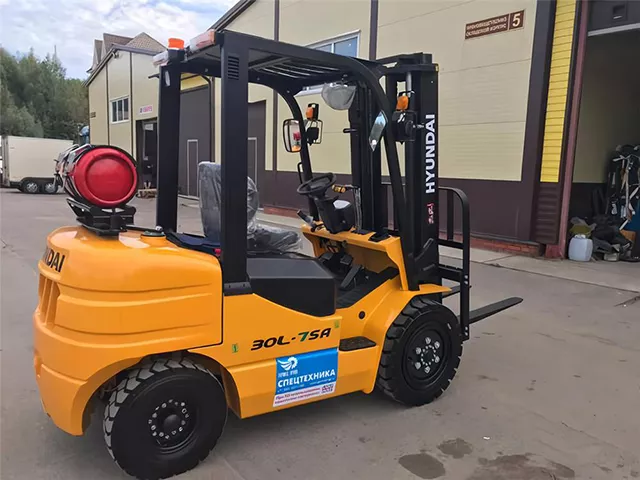 Вилочный погрузчик Hyundai 30L-7SA