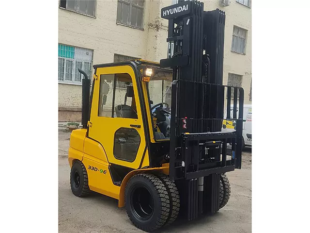 Вилочный погрузчик Hyundai 33D-9E